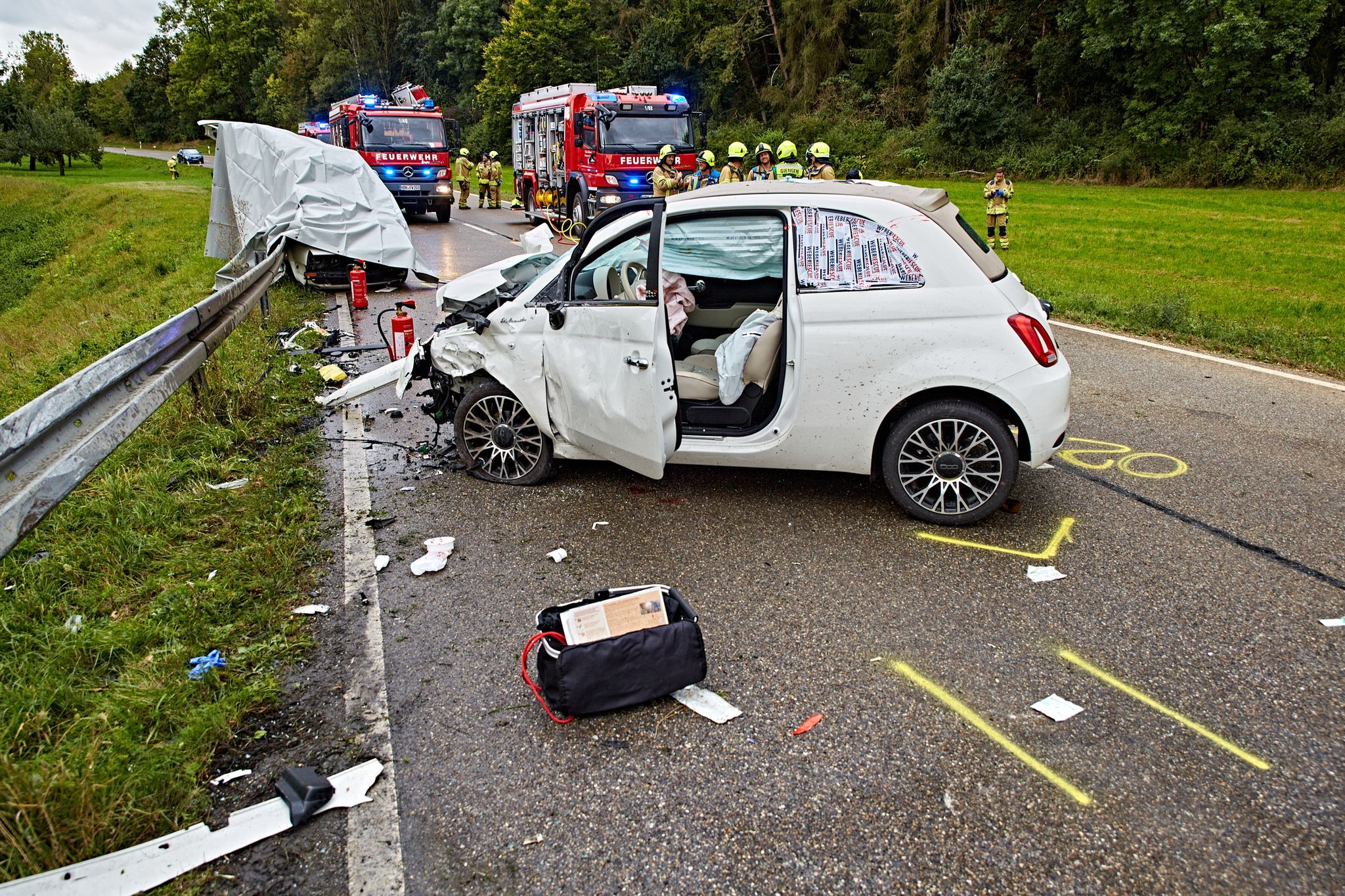 Kontrolle über Auto verloren: Zwei Jugendliche sterben